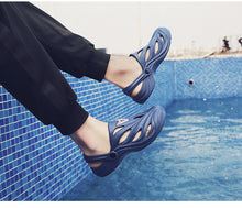 Load image into Gallery viewer, Sandals Crok Adulto shoes EVA Sandalias Summer Beach Shoes Slippers Cholas hombre