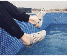 Load image into Gallery viewer, Sandals Crok Adulto shoes EVA Sandalias Summer Beach Shoes Slippers Cholas hombre