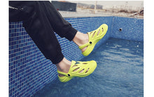 Load image into Gallery viewer, Sandals Crok Adulto shoes EVA Sandalias Summer Beach Shoes Slippers Cholas hombre