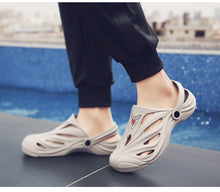 Load image into Gallery viewer, Sandals Crok Adulto shoes EVA Sandalias Summer Beach Shoes Slippers Cholas hombre
