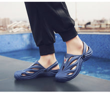 Load image into Gallery viewer, Sandals Crok Adulto shoes EVA Sandalias Summer Beach Shoes Slippers Cholas hombre
