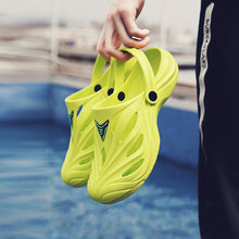 Load image into Gallery viewer, Sandals Crok Adulto shoes EVA Sandalias Summer Beach Shoes Slippers Cholas hombre