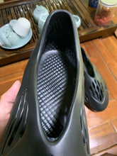 Load image into Gallery viewer, Sexemara Kanye West Foam runner summer casual slippers beach shoes eva injection shoes