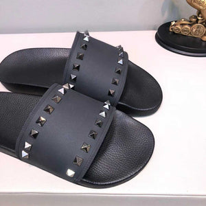 Leather Rivets Sandals Bathroom Non-slip Flat Sandals Beach Shoes Soft Bottom